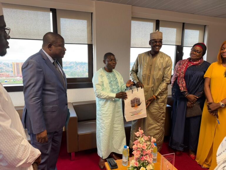 4f2292fe-fdaf-4896-967c-9afa2b74b107