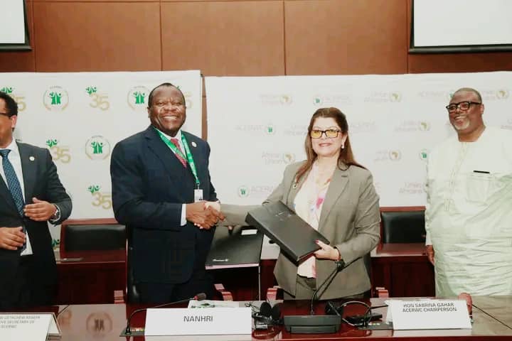 e9f6d0f5-8051-47d4-8d9e-026b8e370eb9